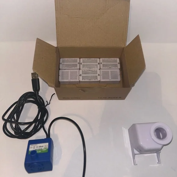 Gray and White Ceramic Pet Fountain - Picture 6 of 8